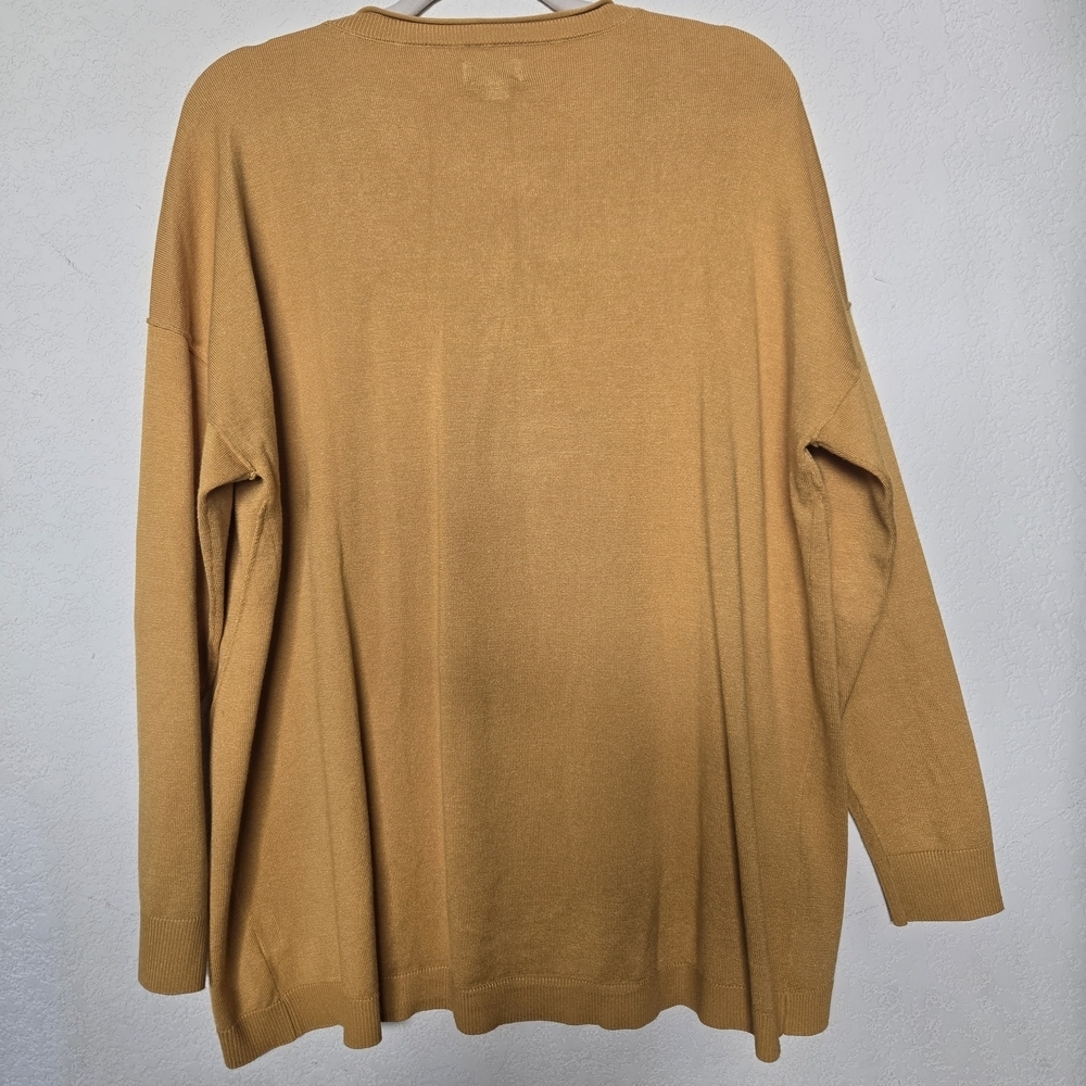 NWT, Wonderly Oversize  Golden Crew Neck Sweater. Size M - Picture 8 of 9